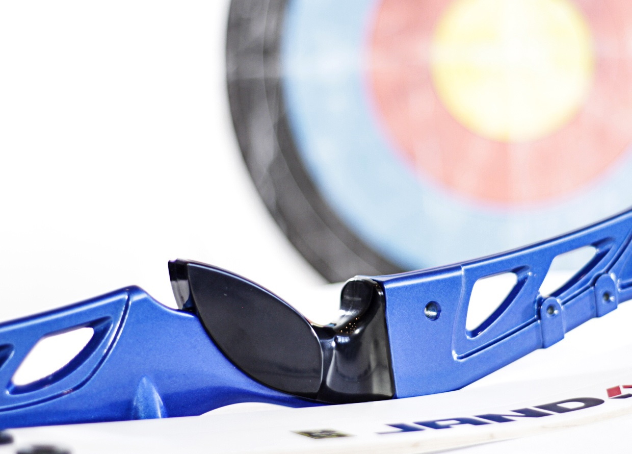 Лук рекурсивный  (Олимпик) 68" 38# (синяя рукоять, белые плечи)